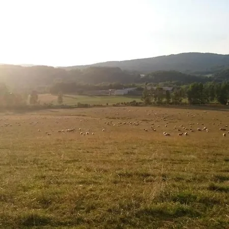 Stanovani Na Farme, Misto Pro Vas Stan Ci Karavan-dve Noci * Oldrichov v Hajich